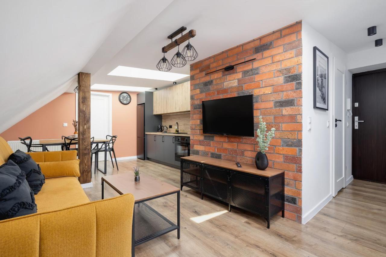 Cosy Apartments Kosciuszki Near The Main Train Station By Noclegi Renters カトヴィツェ エクステリア 写真