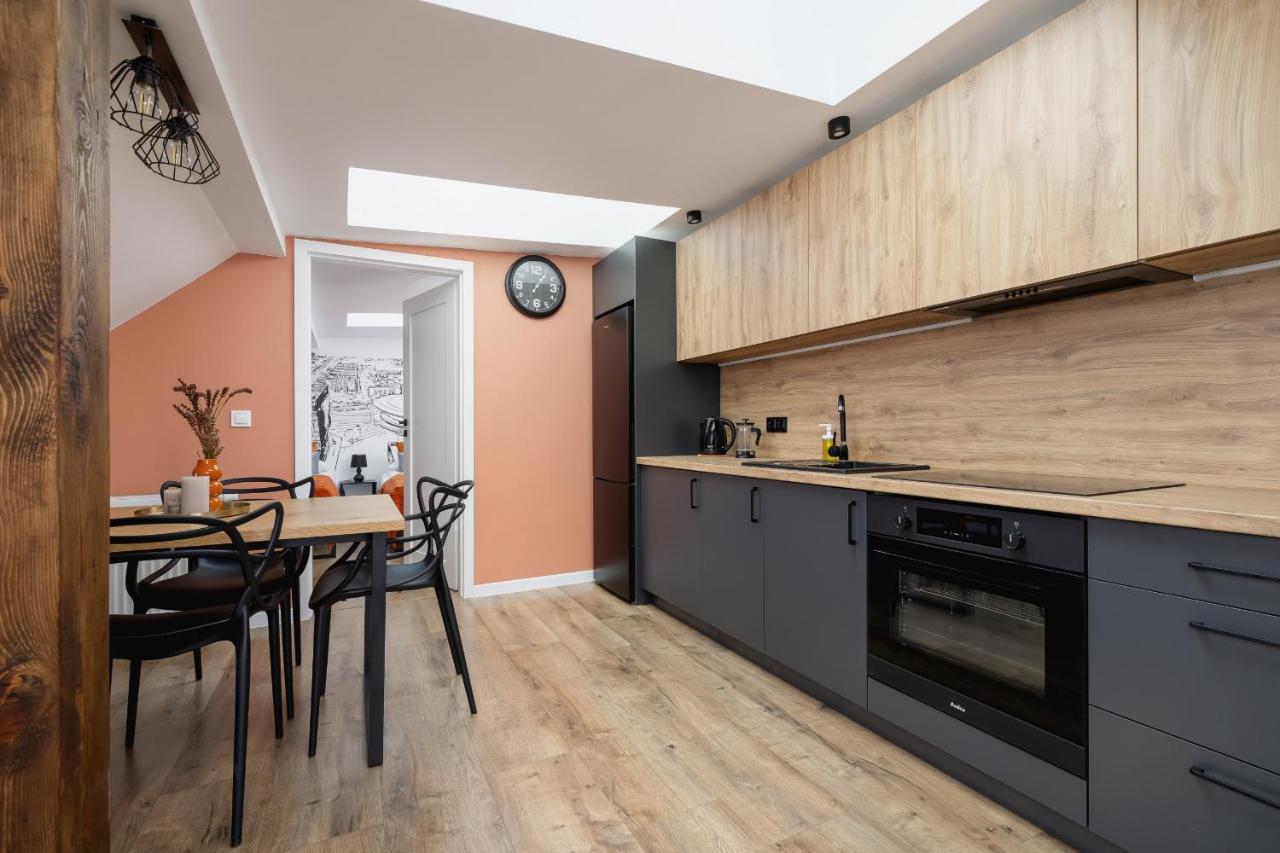 Cosy Apartments Kosciuszki Near The Main Train Station By Noclegi Renters カトヴィツェ エクステリア 写真