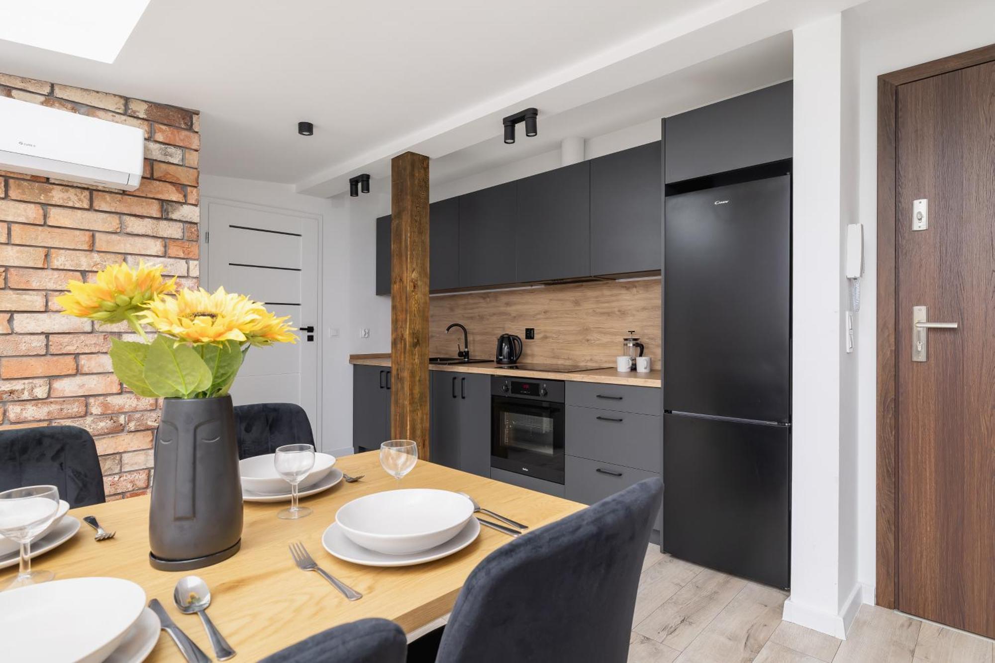Cosy Apartments Kosciuszki Near The Main Train Station By Noclegi Renters カトヴィツェ エクステリア 写真