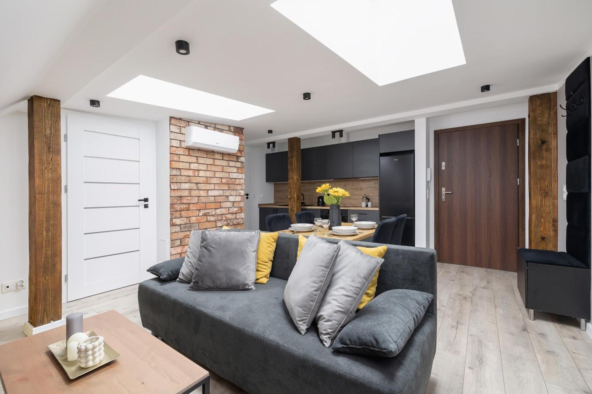 Cosy Apartments Kosciuszki Near The Main Train Station By Noclegi Renters カトヴィツェ エクステリア 写真
