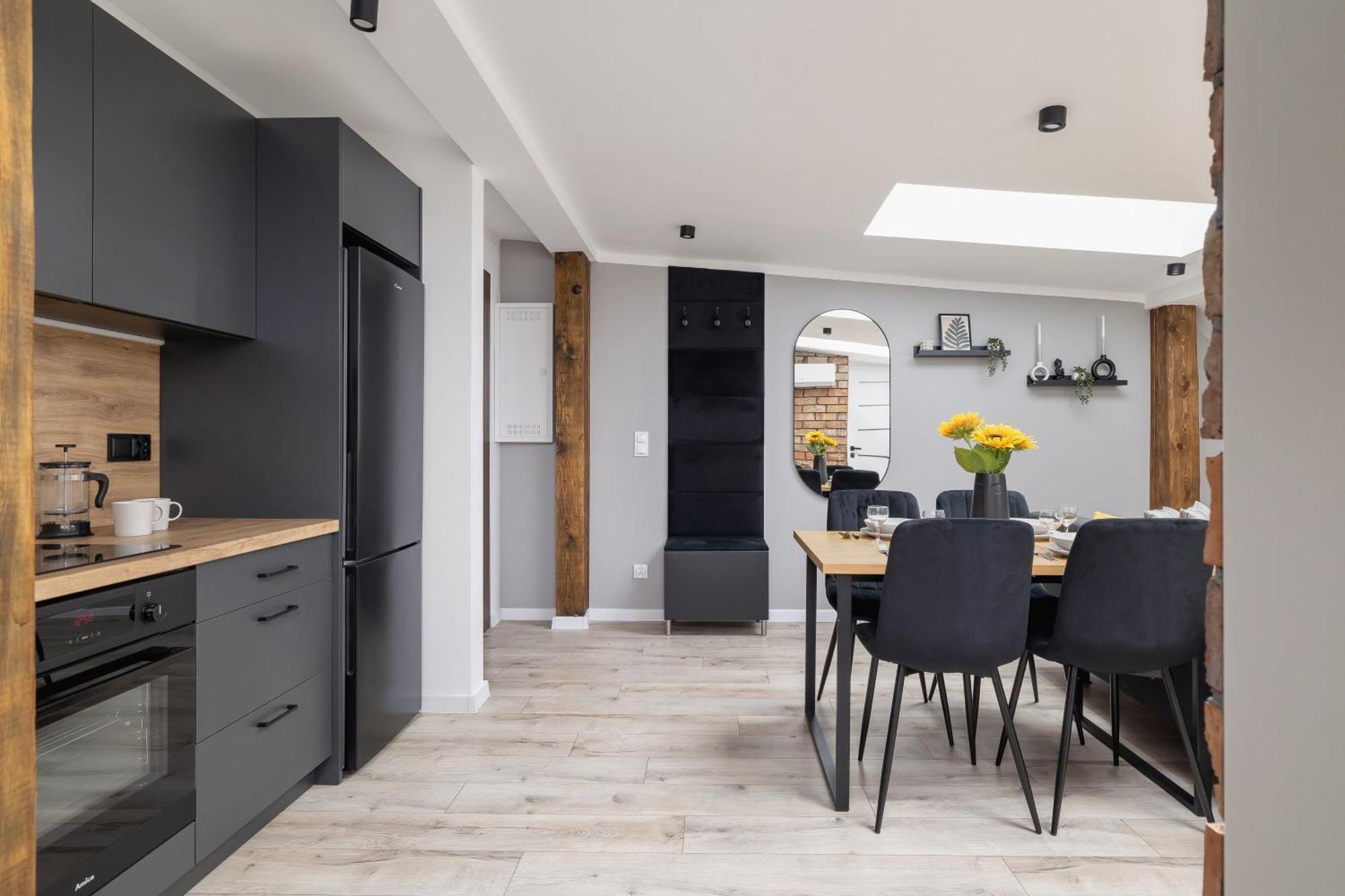 Cosy Apartments Kosciuszki Near The Main Train Station By Noclegi Renters カトヴィツェ エクステリア 写真
