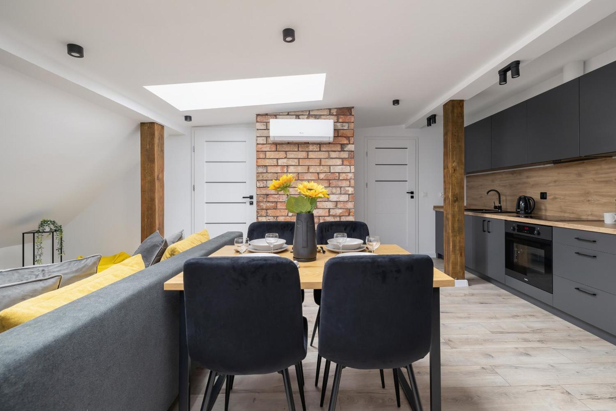 Cosy Apartments Kosciuszki Near The Main Train Station By Noclegi Renters カトヴィツェ エクステリア 写真