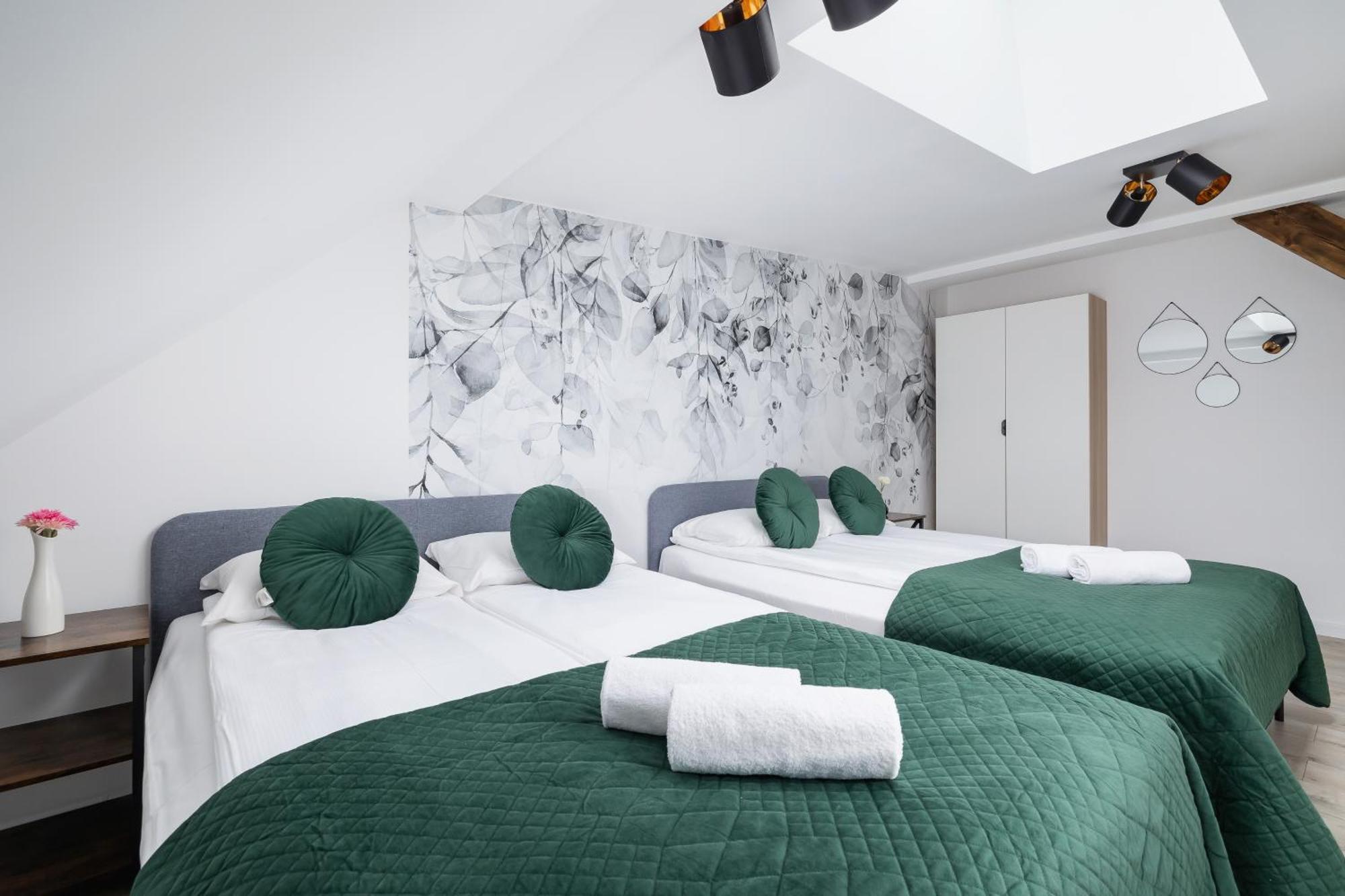 Cosy Apartments Kosciuszki Near The Main Train Station By Noclegi Renters カトヴィツェ エクステリア 写真