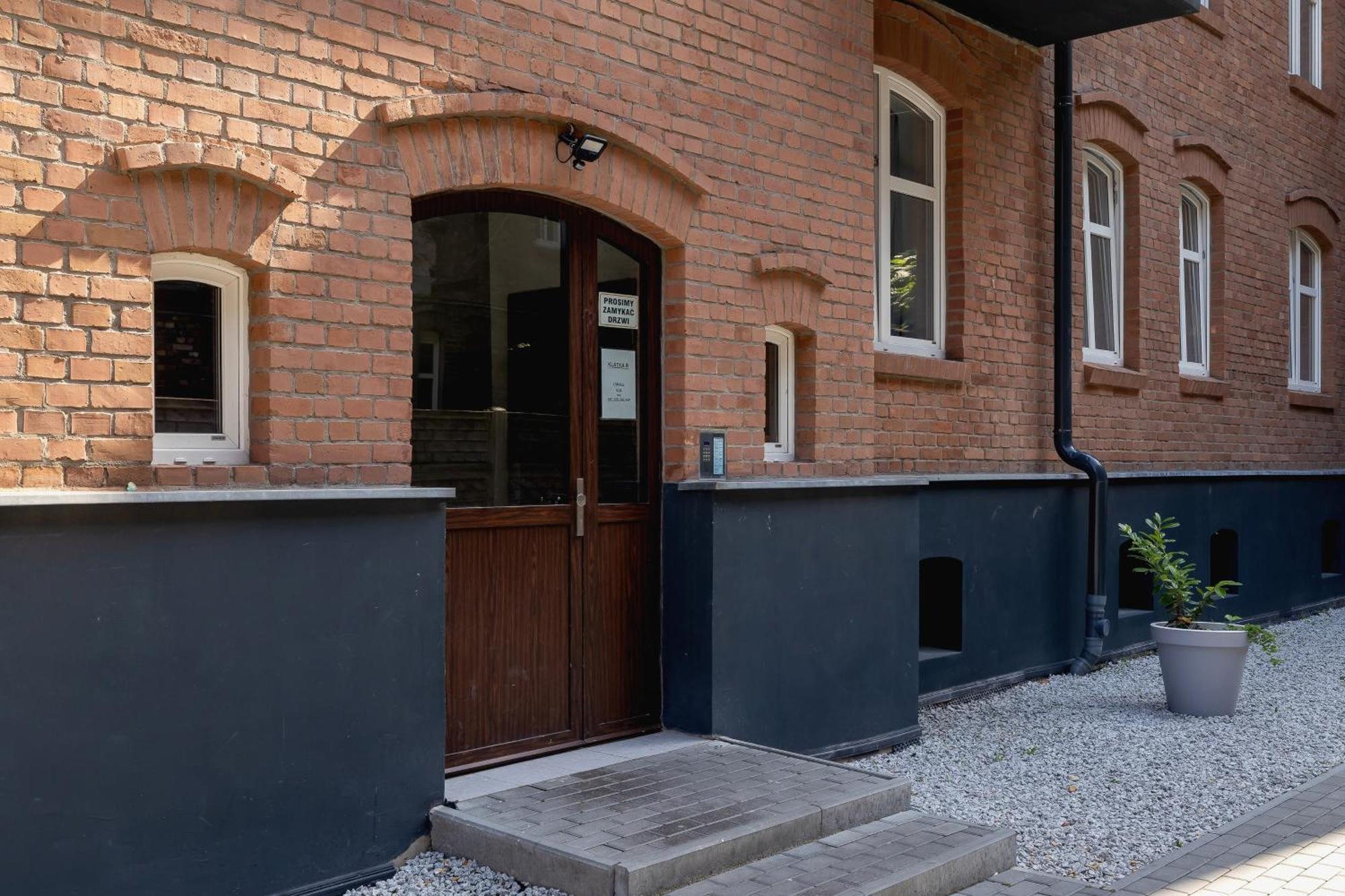 Cosy Apartments Kosciuszki Near The Main Train Station By Noclegi Renters カトヴィツェ エクステリア 写真