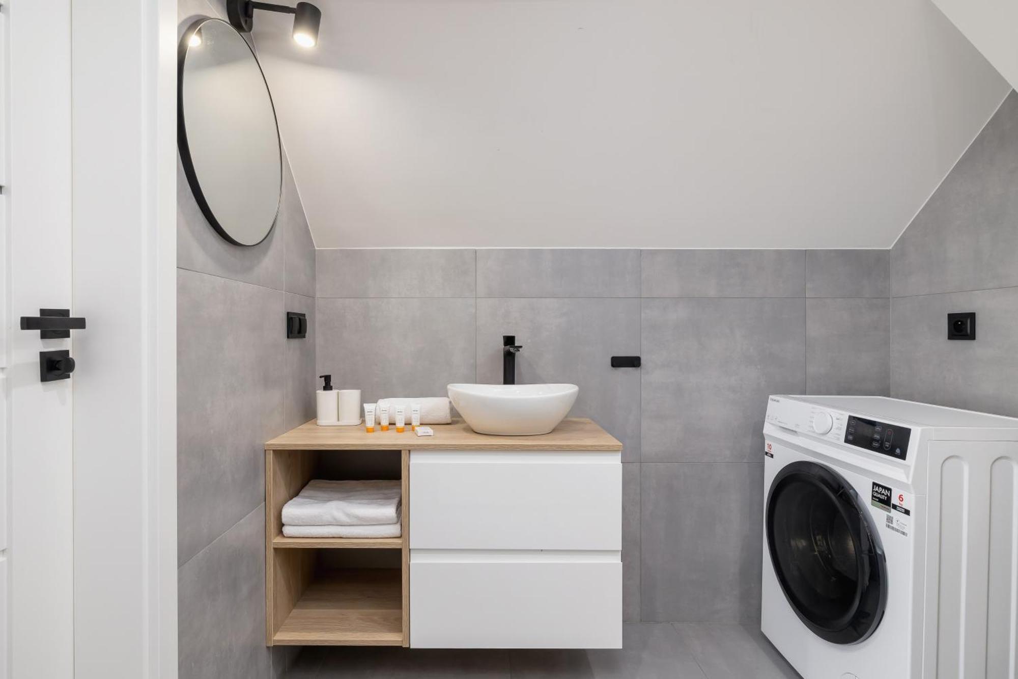 Cosy Apartments Kosciuszki Near The Main Train Station By Noclegi Renters カトヴィツェ エクステリア 写真